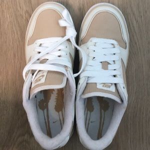 Brand new women’s Nike’s